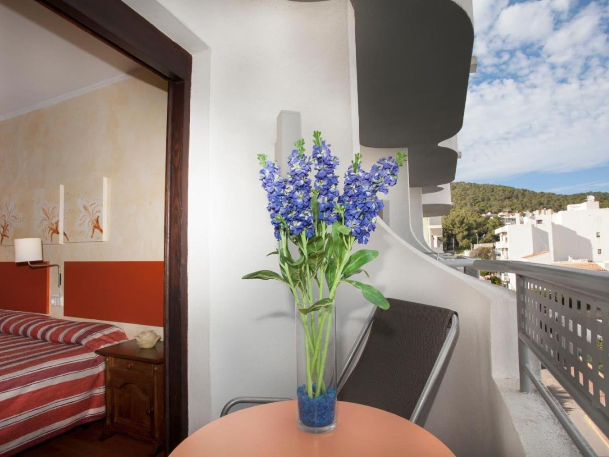 Apartamentos Parot Quality Santa Eularia des Riu Luaran gambar