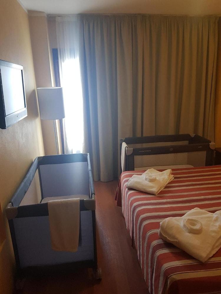 Apartamentos Parot Quality Santa Eularia des Riu Luaran gambar