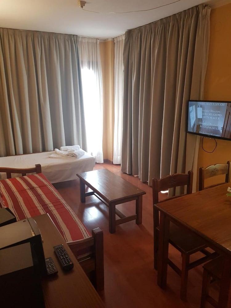 Apartamentos Parot Quality Santa Eularia des Riu Luaran gambar
