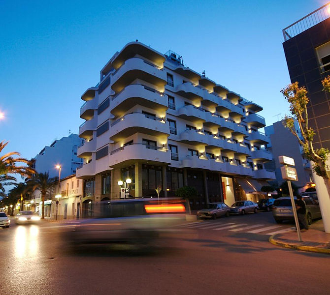 Apartamentos Parot Quality Santa Eularia des Riu Luaran gambar